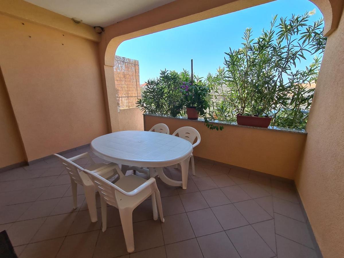 Apartments Barbati Kustici Bagian luar foto