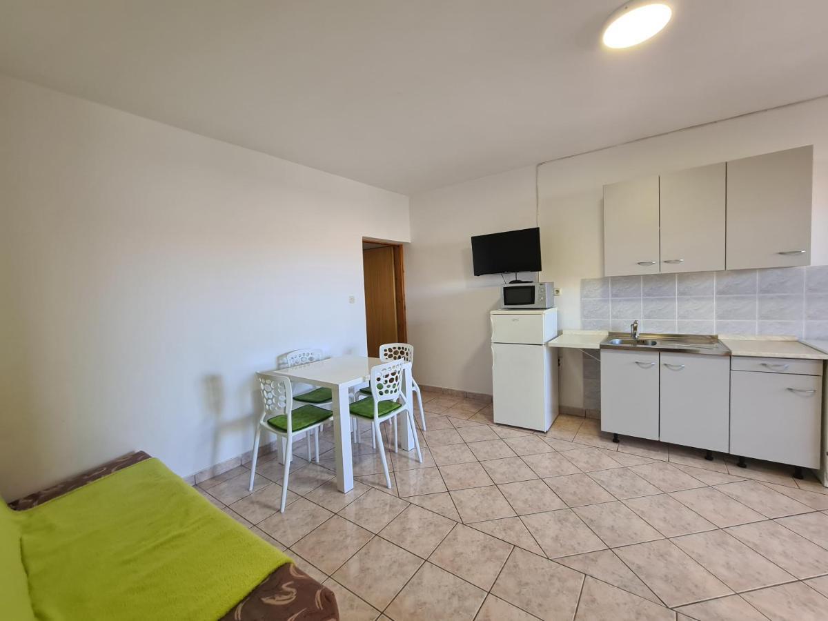 Apartments Barbati Kustici Bagian luar foto