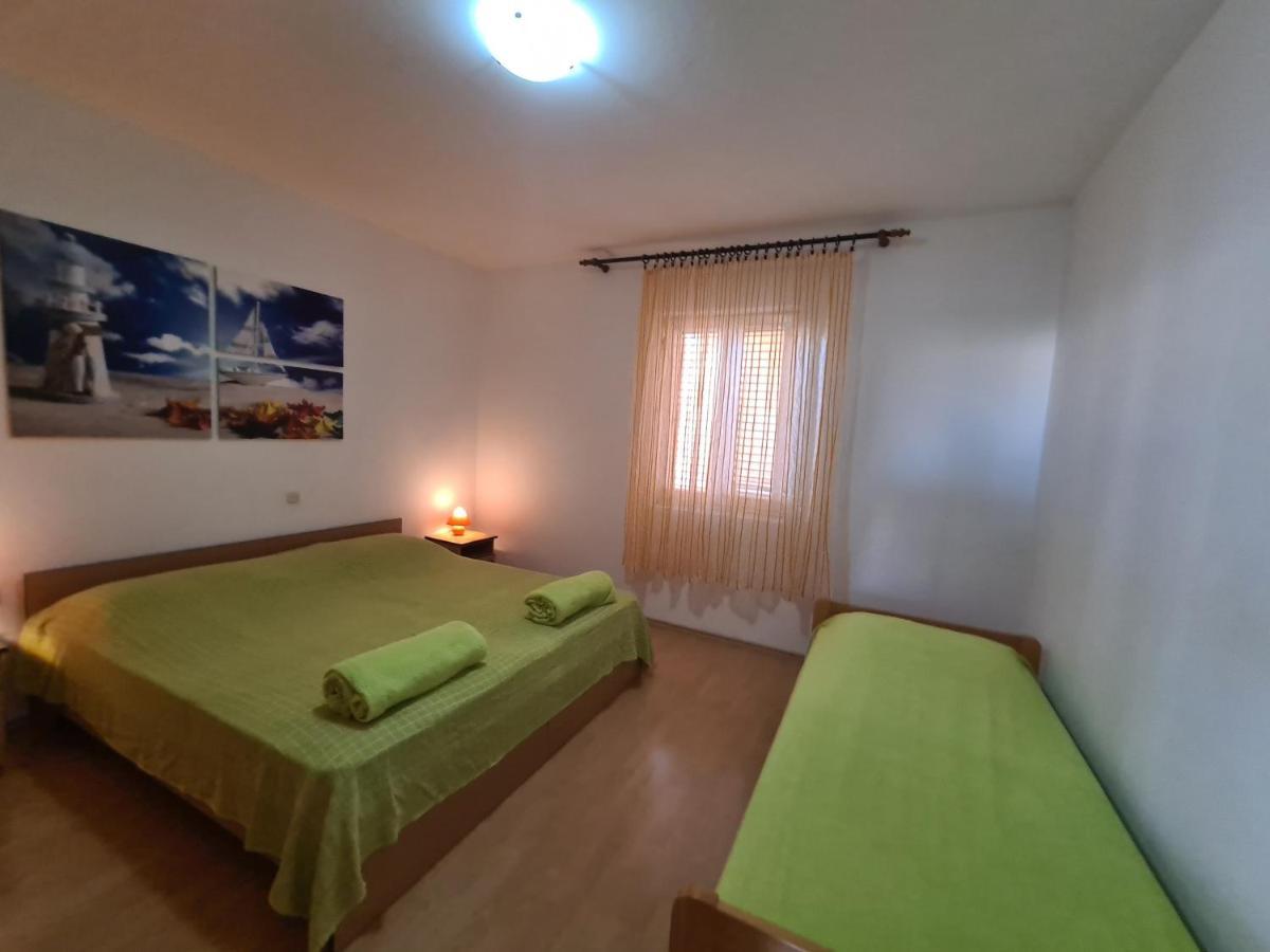 Apartments Barbati Kustici Bagian luar foto