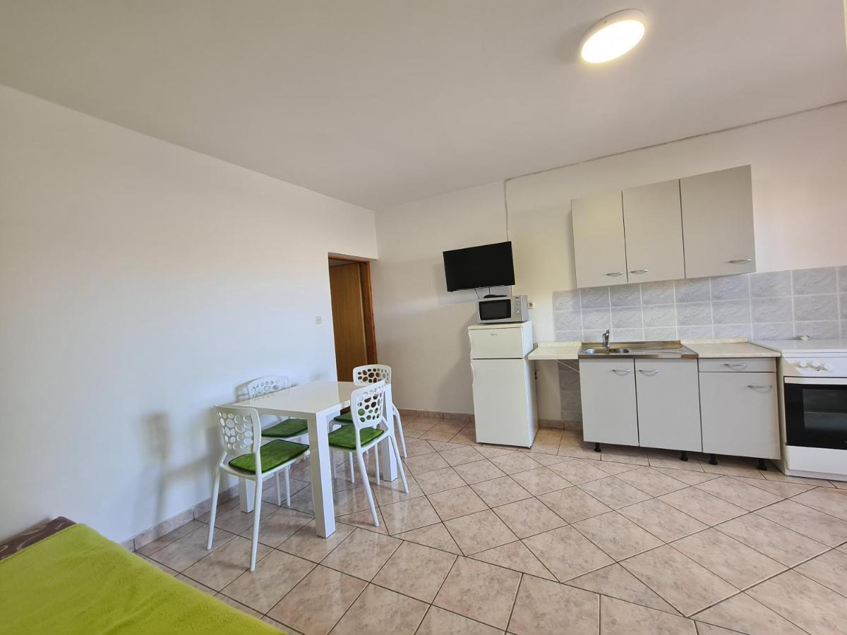 Apartments Barbati Kustici Bagian luar foto