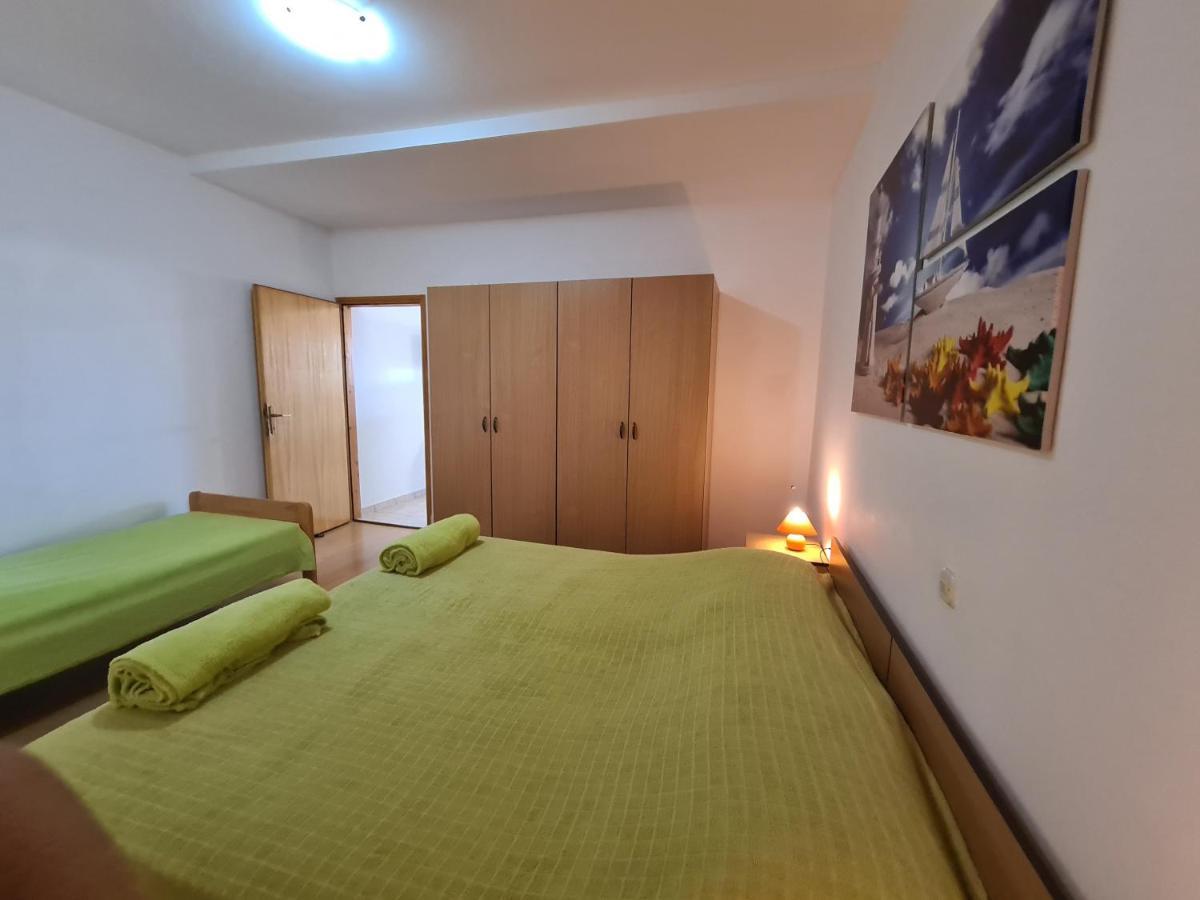 Apartments Barbati Kustici Bagian luar foto