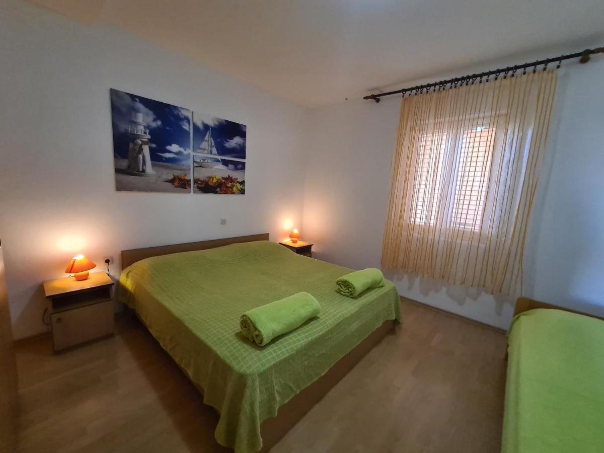 Apartments Barbati Kustici Bagian luar foto
