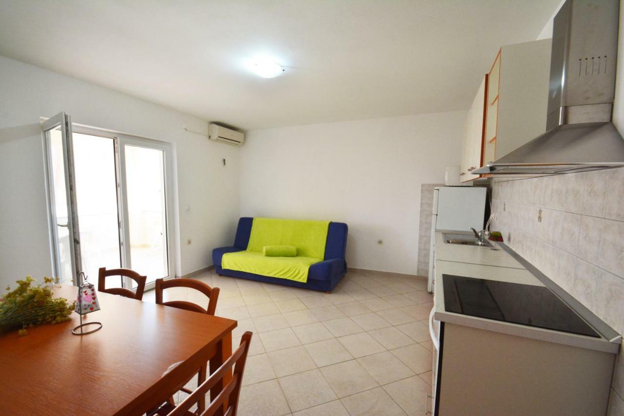 Apartments Barbati Kustici Bagian luar foto
