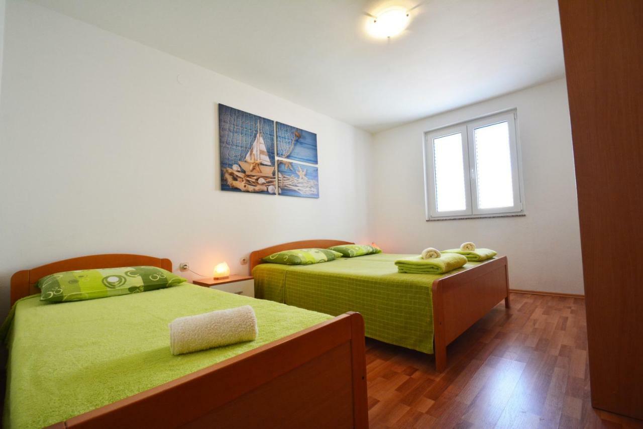 Apartments Barbati Kustici Bagian luar foto