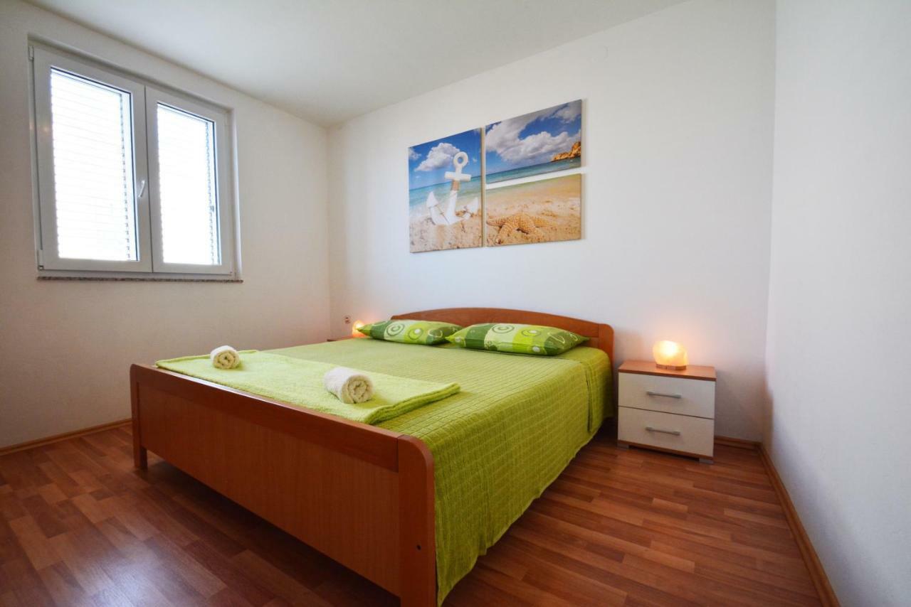 Apartments Barbati Kustici Bagian luar foto