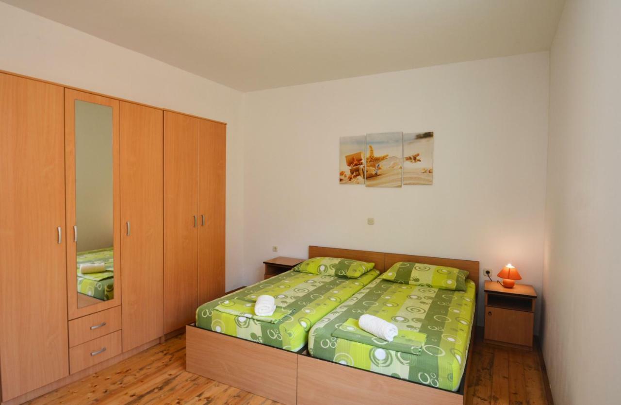 Apartments Barbati Kustici Bagian luar foto