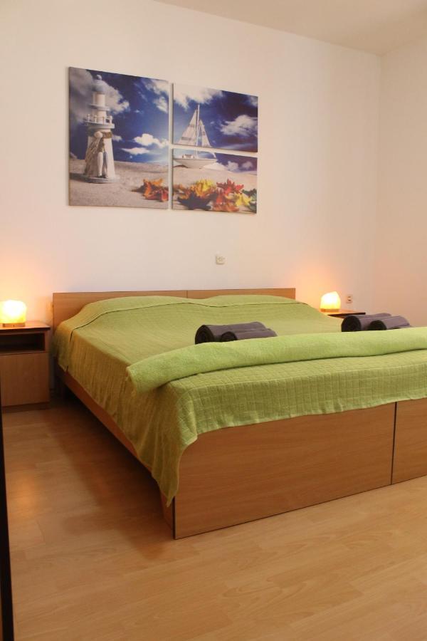 Apartments Barbati Kustici Bagian luar foto